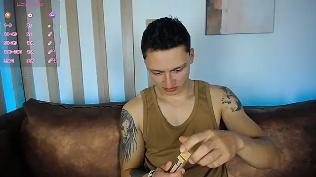 Snapshot of DIEGO_JONES chatting on June 2026 01:04:02 PM DIEGO JONES online show from June 2026 01:04:02 PM