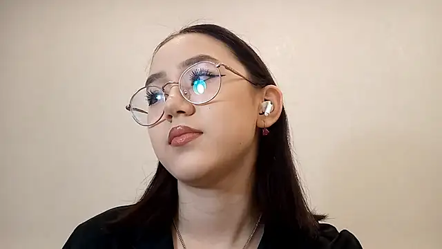 Snapshot of SolvedGlobe chatting on March 2026 01:02:01 PM SolvedGlobe online show from March 2026 01:02:01 PM