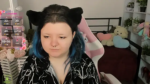 Snapshot of Lunaar_ chatting on April 2026 05:25:01 AM Lunaar online show from April 2026 05:25:01 AM