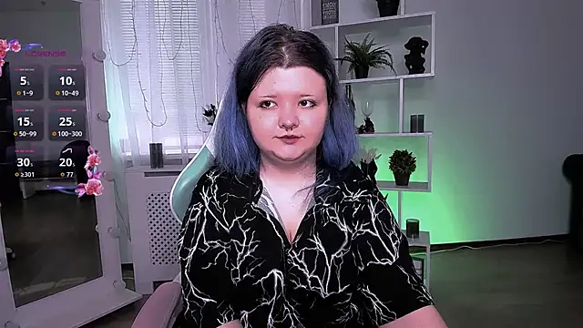 Snapshot of Lunaar_ chatting on April 2026 05:32:02 AM Lunaar online show from April 2026 05:32:02 AM