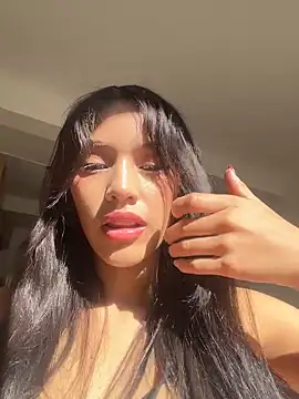 Mia-villalobos online show from April 2026 01:38:02 PM