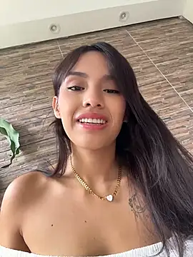 Snapshot of Mia-villalobos chatting on June 2026 02:22:01 PM Mia-villalobos online show from June 2026 02:22:01 PM