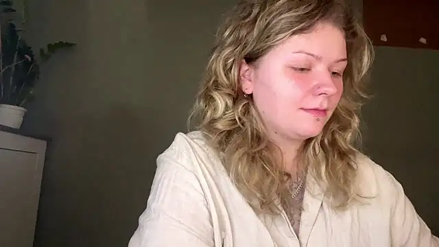 YoungAlina online show from April 2026 01:18:01 PM