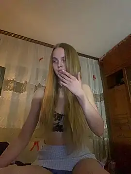 LunaVey online show from April 2026 06:24:02 PM