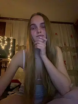 LunaVey online show from April 2026 05:52:02 PM