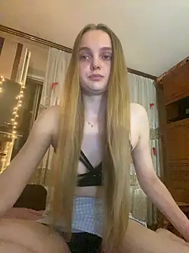 Snapshot of LunaVey chatting on July 2026 07:42:02 PM LunaVey online show from July 2026 07:42:02 PM