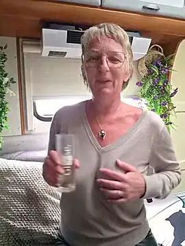 lescoquinsdu40 online show from May 2026 04:14:02 PM