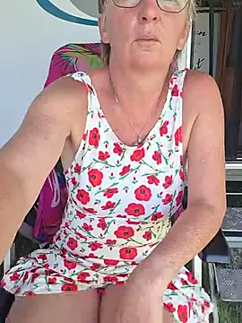 lescoquinsdu40 online show from May 2026 08:53:02 AM
