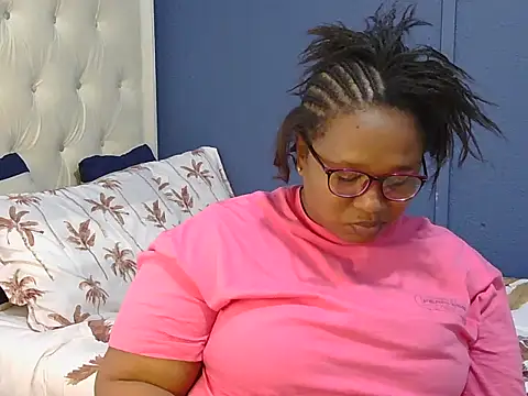 Snapshot of Cuddle_Zee chatting on May 2026 02:34:01 PM Cuddle Zee online show from May 2026 02:34:01 PM
