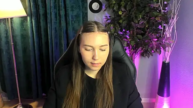 OliviaLang online show from March 2026 11:04:01 AM