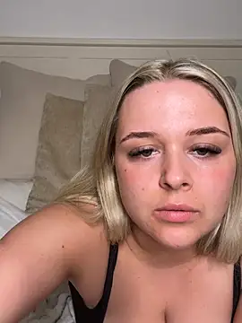 Goldieluxe online show from March 2026 09:32:02 PM