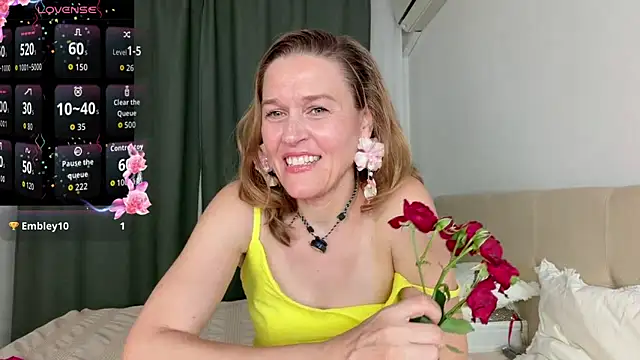 Snapshot of Lizacams chatting on June 2026 04:49:02 PM Lizacams online show from June 2026 04:49:02 PM