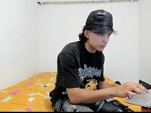 monky 0002 online show from May 2026 06:24:01 PM