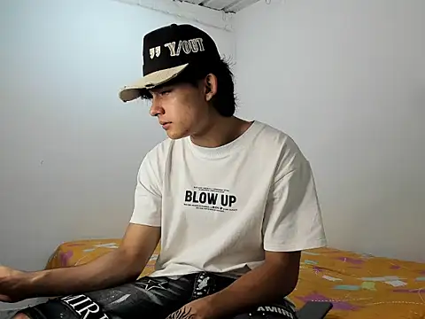 monky 0002 online show from May 2026 03:39:02 PM