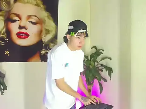 monky 0002 online show from June 2026 07:29:01 PM