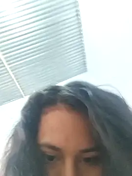 Ximenadeluxe online show from March 2026 11:38:01 AM