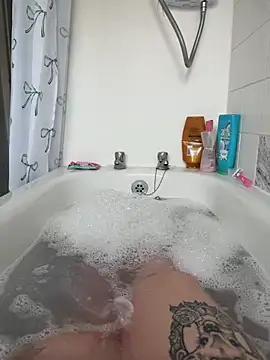 BeeMay22 online show from March 2026 01:26:02 PM