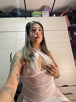 stefanyqueen69 online show from May 2026 01:16:02 PM