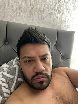 Snapshot of leonartho223 chatting on March 2026 03:30:02 AM leonartho223 online show from March 2026 03:30:02 AM