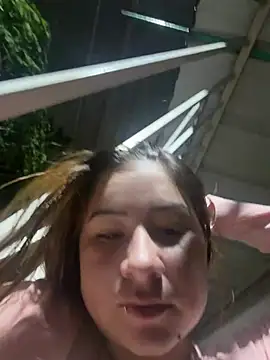 Snapshot of Zoe_Luxxe_ chatting on April 2026 01:47:02 AM Zoe Luxxe online show from April 2026 01:47:02 AM