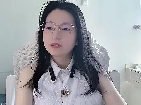 Snapshot of Eeya-36 chatting on March 2026 07:01:01 AM Eeya-36 online show from March 2026 07:01:01 AM