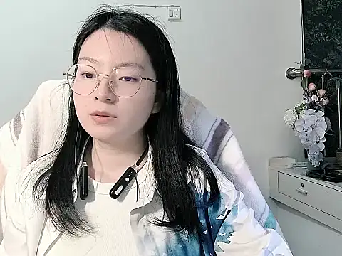 Snapshot of Eeya-36 chatting on April 2026 12:39:01 PM Eeya-36 online show from April 2026 12:39:01 PM