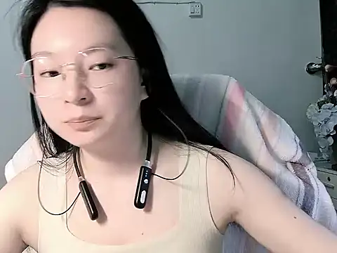 Snapshot of Eeya-36 chatting on April 2026 12:21:01 PM Eeya-36 online show from April 2026 12:21:01 PM