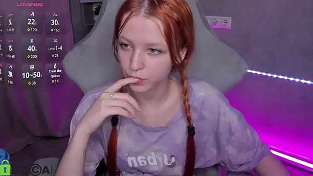 Emma Dusk online show from May 2026 11:01:04 PM