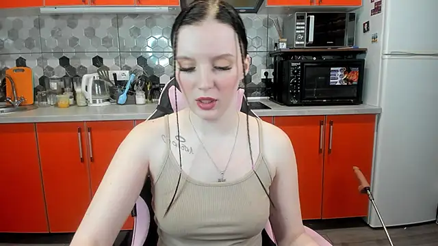 Mary Blu online show from February 2025 06:08:02 PM