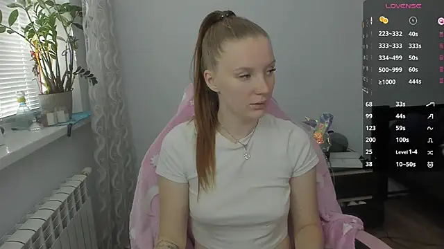 Mary Blu online show from October 2025 09:54:02 AM