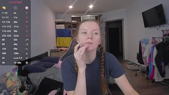 Mary Blu online show from November 2025 10:51:01 AM