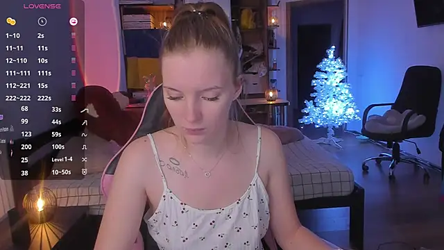 Snapshot of Mary_Blu chatting on December 2025 11:28:01 AM Mary Blu online show from December 2025 11:28:01 AM