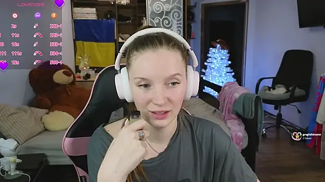 Snapshot of Mary_Blu chatting on January 2026 06:21:02 PM Mary Blu online show from January 2026 06:21:02 PM