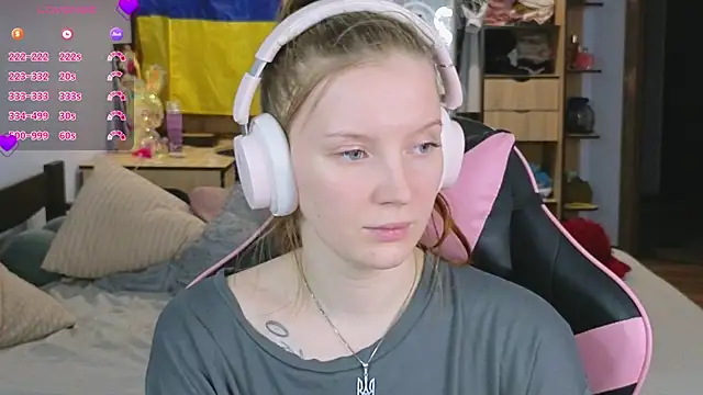 Snapshot of Mary_Blu chatting on January 2026 08:03:01 PM Mary Blu online show from January 2026 08:03:01 PM