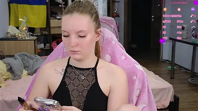 Snapshot of Mary_Blu chatting on February 2026 06:09:01 PM Mary Blu online show from February 2026 06:09:01 PM