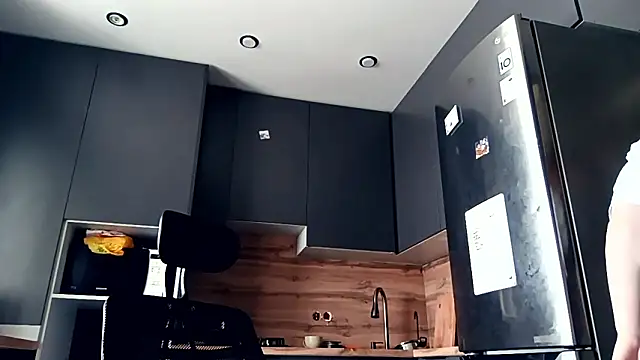 Snapshot of FreedaRiesinger chatting on March 2026 07:14:02 AM FreedaRiesinger online show from March 2026 07:14:02 AM