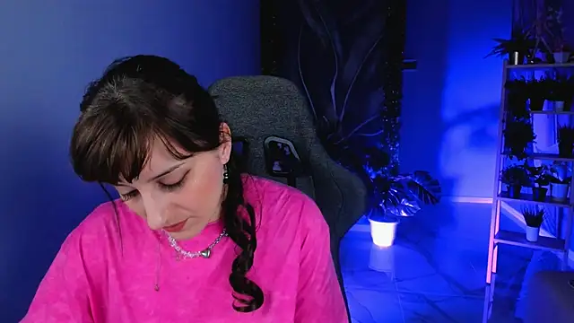 Snapshot of EmmaWheelers chatting on April 2026 02:25:02 PM EmmaWheelers online show from April 2026 02:25:02 PM