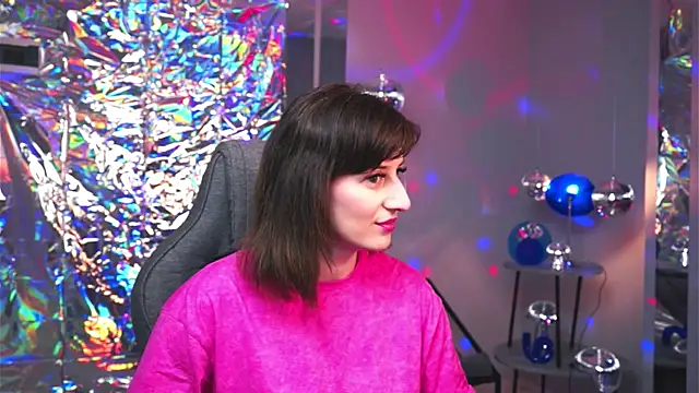 Snapshot of EmmaWheelers chatting on April 2026 02:33:01 PM EmmaWheelers online show from April 2026 02:33:01 PM