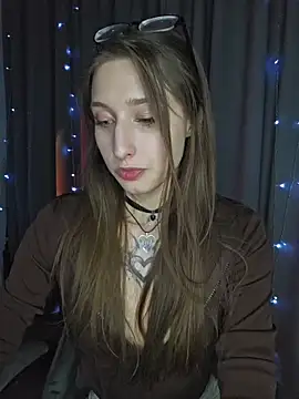 Emma Willson online show from April 2026 02:42:01 PM