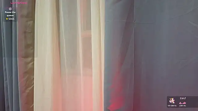 Snapshot of Emma_Revees chatting on March 2026 05:41:02 AM Emma Revees online show from March 2026 05:41:02 AM