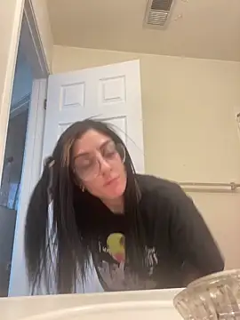 Mariyyumyums online show from April 2026 11:44:02 AM