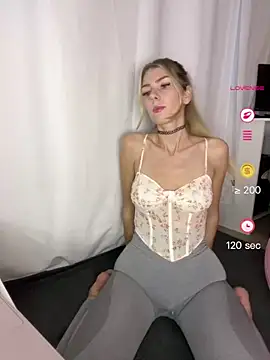 SoniaXOXO online show from May 2026 04:37:02 PM
