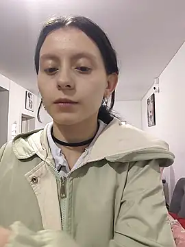 Naomimolie online show from April 2026 11:33:01 AM