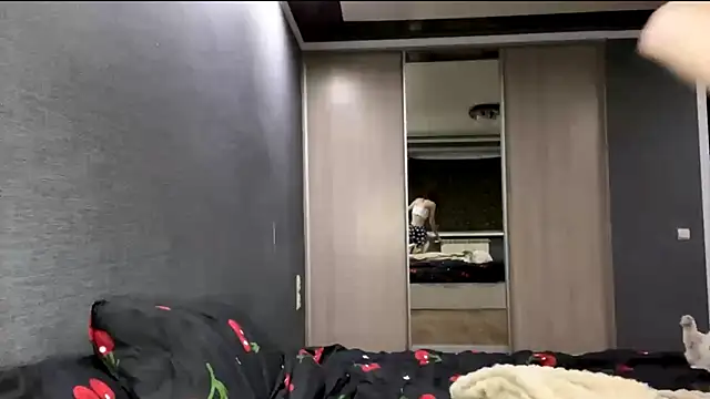 HousedMud online show from April 2026 08:03:01 PM