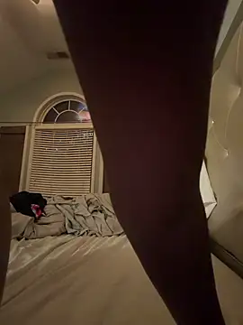 Snapshot of TrustMySoles chatting on April 2026 04:32:01 AM TrustMySoles online show from April 2026 04:32:01 AM