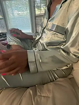 Snapshot of TrustMySoles chatting on April 2026 02:54:01 PM TrustMySoles online show from April 2026 02:54:01 PM