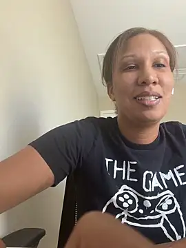 Snapshot of TrustMySoles chatting on April 2026 08:48:01 PM TrustMySoles online show from April 2026 08:48:01 PM