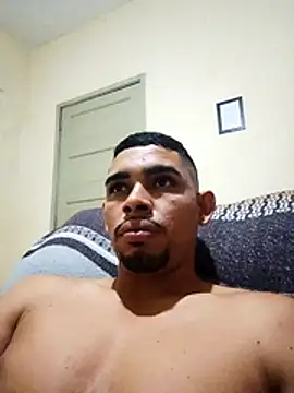 Snapshot of hugoafricano chatting on March 2026 09:29:02 PM hugoafricano online show from March 2026 09:29:02 PM