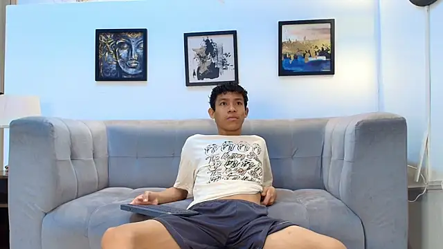 SKINNY BOYXXX online show from April 2026 07:39:01 AM