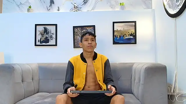 SKINNY BOYXXX online show from April 2026 07:14:01 AM